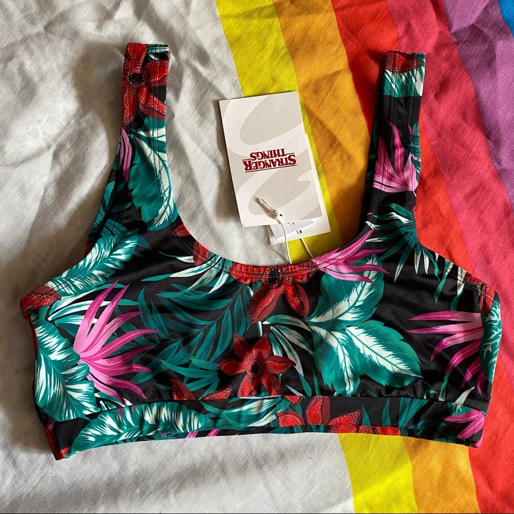 ✨SOLD✨Stranger Things x H&M bikini top